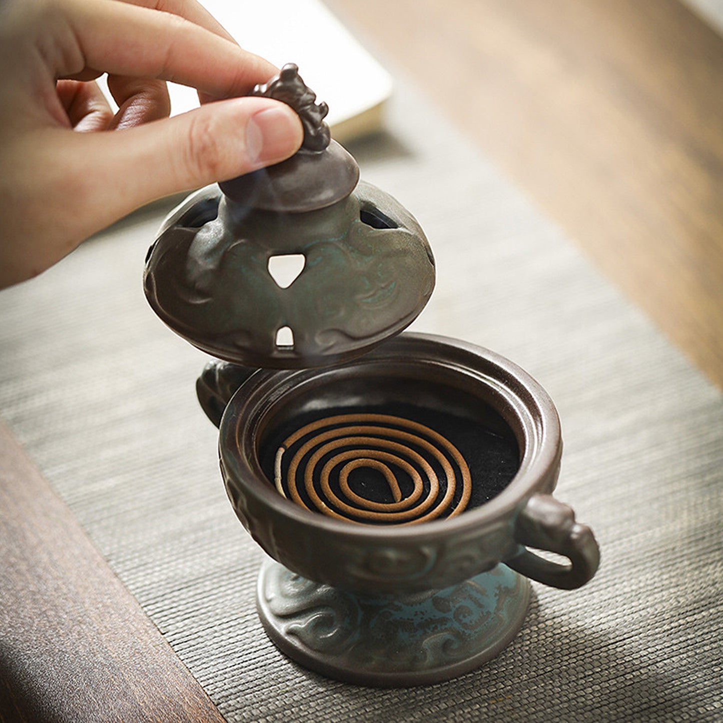 Antique bronze pattern ceramic incense burner
