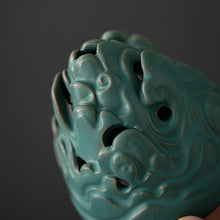 Görseli Galeri görüntüleyiciye yükleyin, Ceramic Chinese Traditional Retro Royal Incense Burner - ETNCN
