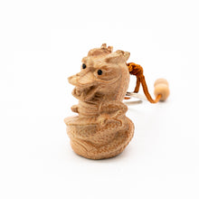 Load image into Gallery viewer, Peach Wood Keychain with the Twelve Chinese Zodiac Signs-Dragon - ETNCN
