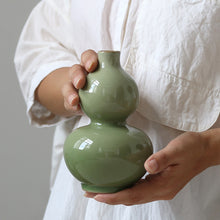 Charger l&#39;image dans la galerie, Jingdezhen Ceramic Gourd Shaped Vase-Yellow Bean Color - ETNCN
