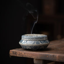 Charger l&#39;image dans la galerie, Ceramic blue and white porcelain Chinese incense burner
