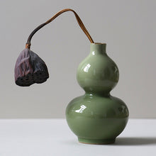 Charger l&#39;image dans la galerie, Jingdezhen Ceramic Gourd Shaped Vase-Yellow Bean Color - ETNCN
