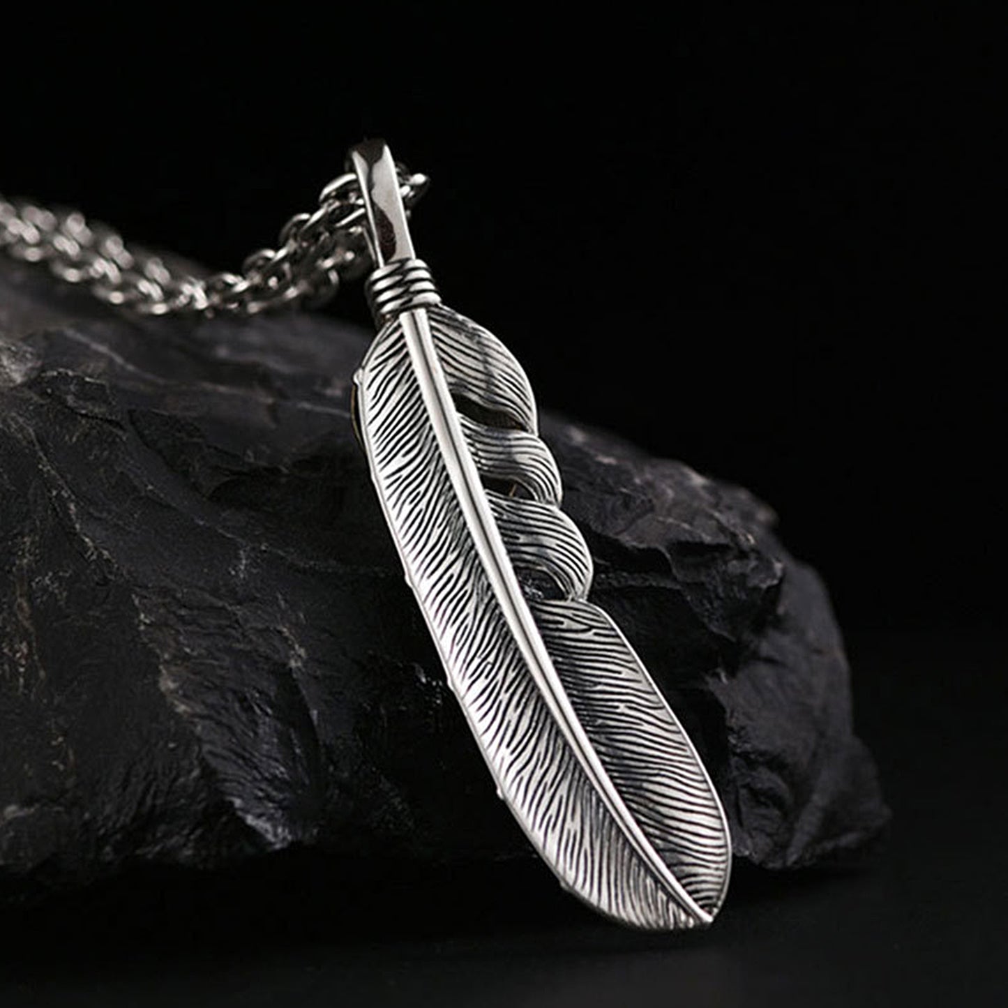 Metal Indian Feather Necklace